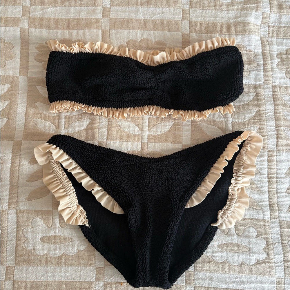 Hunza G Black and Cream Tracey ruffle  Bikini